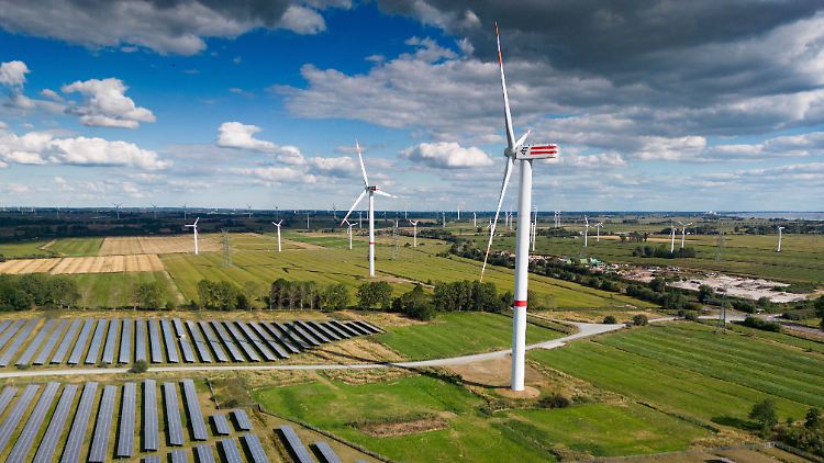 2022 produzierte Deutschland 126 Terawattstunden Strom aus Wind und 59 Terawattstunden aus Sonne.