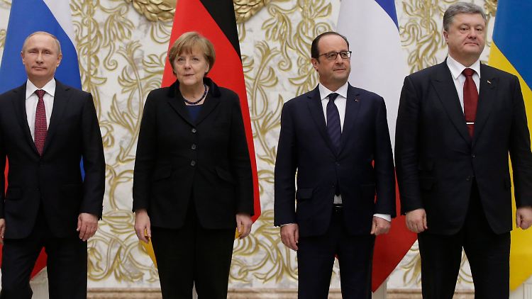 Merkel und Hollande handelten 2015 das Minsker Abkommen zwischen Russlands Präsident Putin und dem ukrainischen Präsidenten Poroschenko aus.