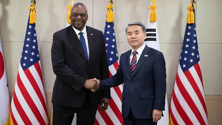 US-Verteidigungsminister Lloyd Austin und sein südkoreanischer Kollege Lee Jong-sup stärken ihr Bündnis gegen Nordkorea.