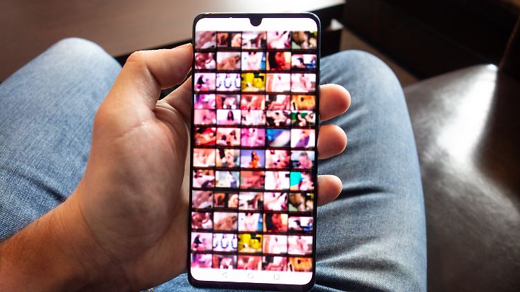Der Zugang zu Pornografie im Internet ist für Kinder und Jugendliche leicht, befindet eine Studie.