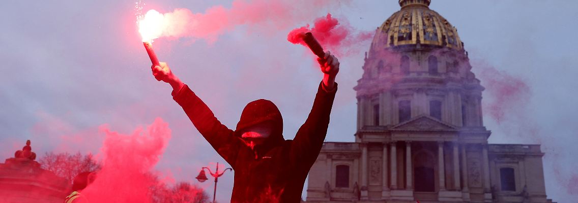 2023-01-31T164909Z_1048629883_RC2S1Z9DE55B_RTRMADP_3_FRANCE-PENSIONS-STRIKE.JPG