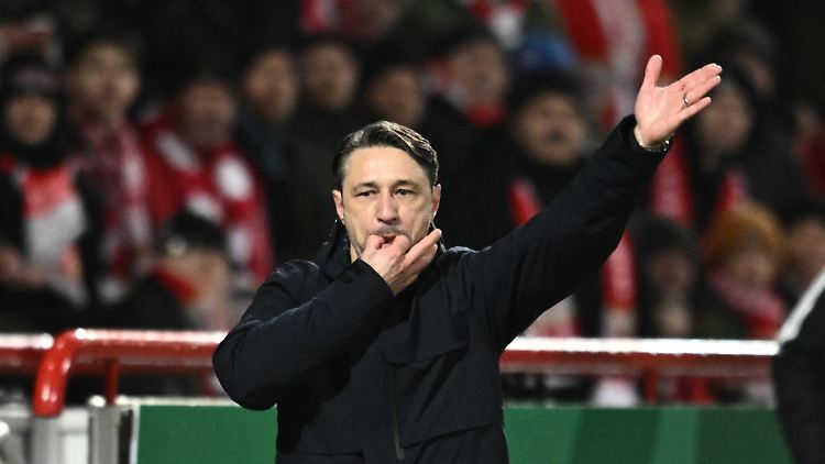 Nach 16 Siegen mal wieder eine Niederlage: Niko Kovac und sein VfL Wolfsburg scheitern im DFB-Pokal.