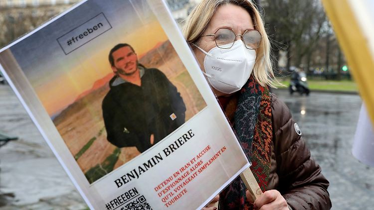 Angehörige und Freunde bangen - nicht nur um den Franzosen Benjamin Briere, der im Iran in Haft ist. 