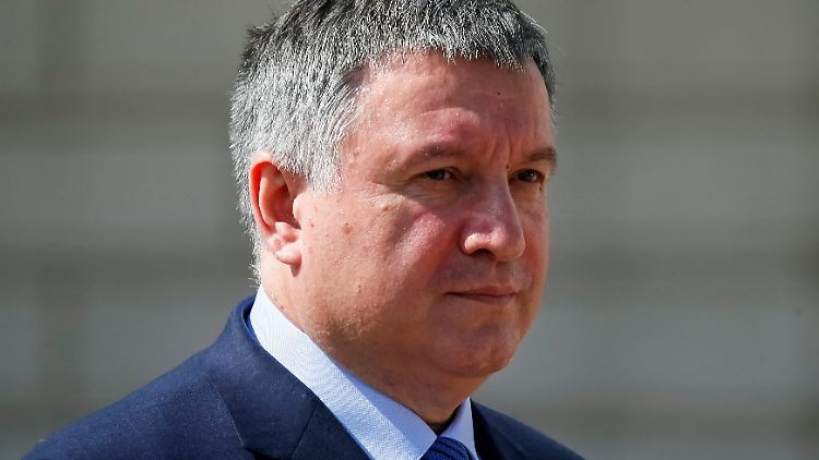 Bei Innenminister Awakow schauten sich die Ermittler offenbar Airbus-Verträge an.