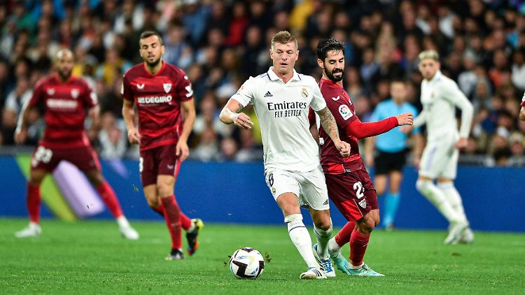 Im Oktober spielte Isco noch gegen Toni Kroos, an der Seite des Deutschen gewann er zuvor fünfmal die Champions League - jetzt steht er ohne Verein da.