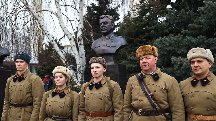 Egal, ob jung oder alt: Stalin hat in Russland viele Verehrer.
