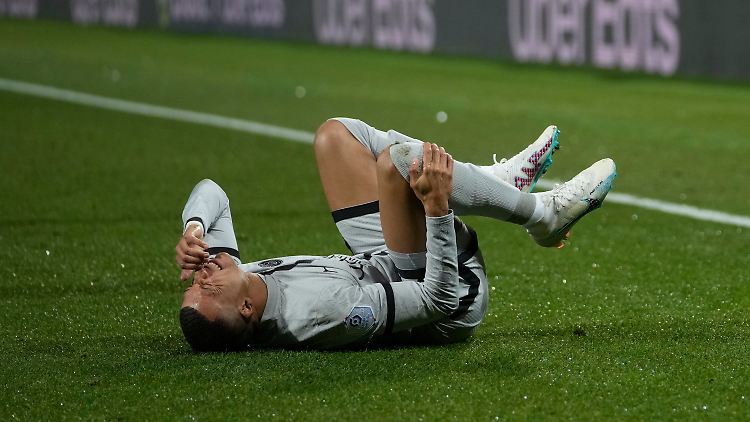Kylian Mbappé am Boden.