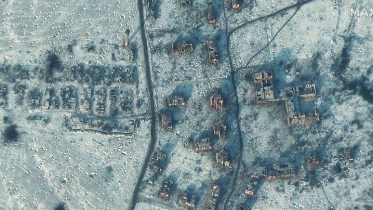 Satellitenbilder zeigen das Ausmaß der Zerstörung überall im Land. 