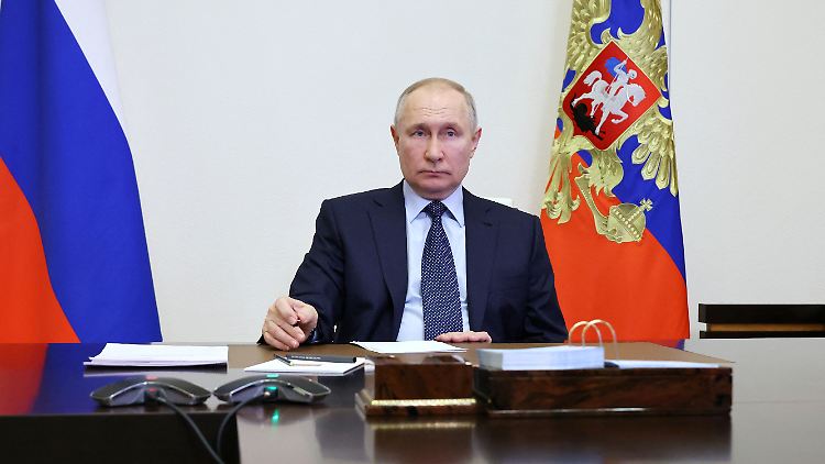 Putin vor einem internationalen Tribunal anzuklagen, wäre "eine wirklich starke Botschaft an andere Staatschefs", sagt Oona A. Hathaway.