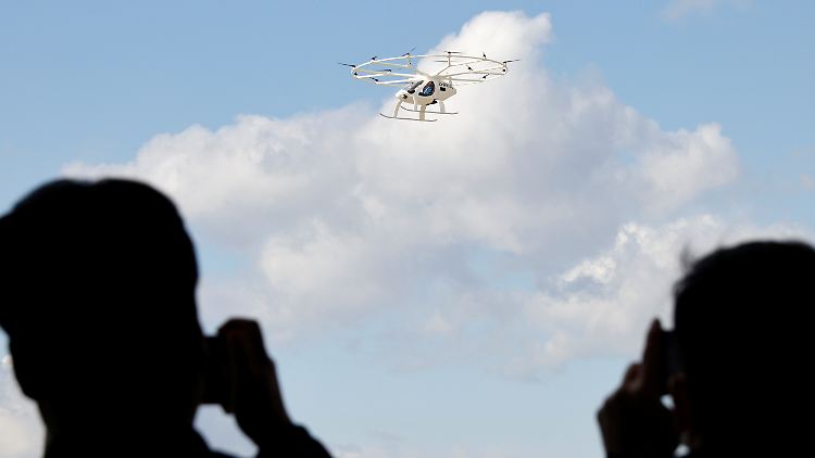 Ein Flugtaxi von Volocopter bei einer Luftfahrtmesse in Seoul: Das Unternehmen erwartet die europäische Zulassung Anfang 2024.  