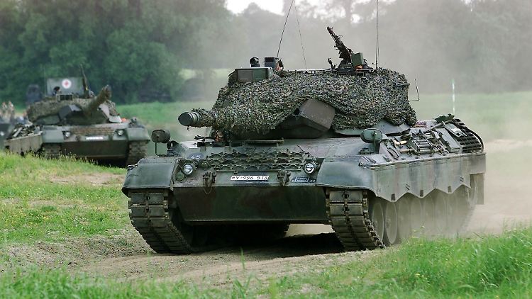 Rheinmetall und die Flensburger Fahrzeugbau Gesellschaft wollen Dutzende Leopard 1 aufbereiten und der Ukraine zur Verfügung stellen. 