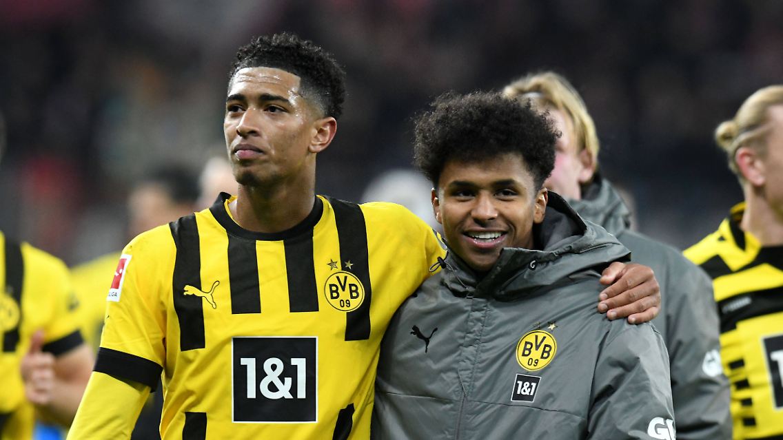In der nächsten Saison wird Jude Bellingham einen anderen Spieler umarmen. Aber welches Trikot wird dieser Spieler tragen? So viele Fragen. Antworten demnächst in diesem Theater.
