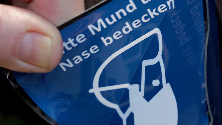 In mehreren Bundesländern ist die Maskenpflicht in vielen Bereichen bereits gekippt.