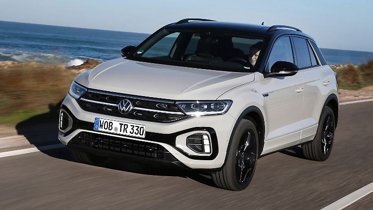 Der VW T-Roc bewegt sich im Straßenverkehr derart unauffällig, dass das "T" im Namen auch für "Tarnkappe" stehen könnte.