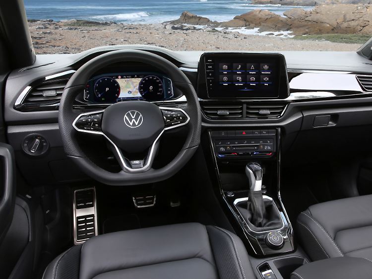 Seit dem großen Facelift bietet der T-Roc innen Softtouch-Oberflächen statt Hartplastik und ein digitales Kombiinstrument.