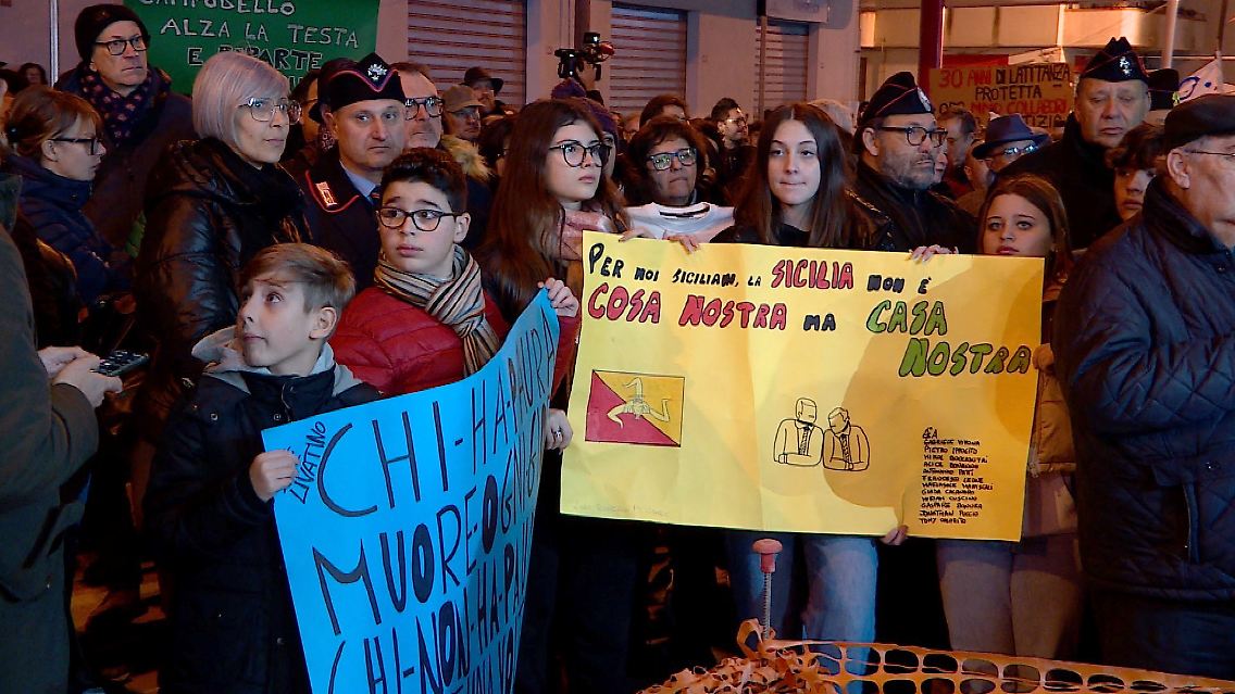 Protest in Campobello di Mazara: "Sizilien gehört uns, nicht der Cosa Nostra".