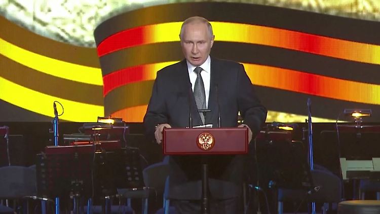 PutinStalingrad.JPG
