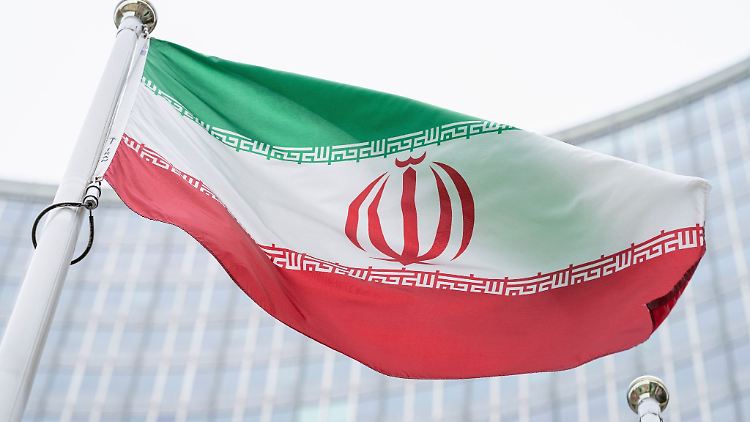 Im Iran werden immer wieder politische Gegner inhaftiert - der Arzt Farhad Meysami protestiert mit einem Hungerstreik dagegen.