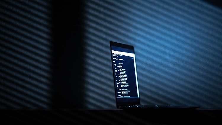 Auf den Plattformen wurden monatlich mehr als 20.000 kinderpornografische Bilder und Videos veröffentlicht.