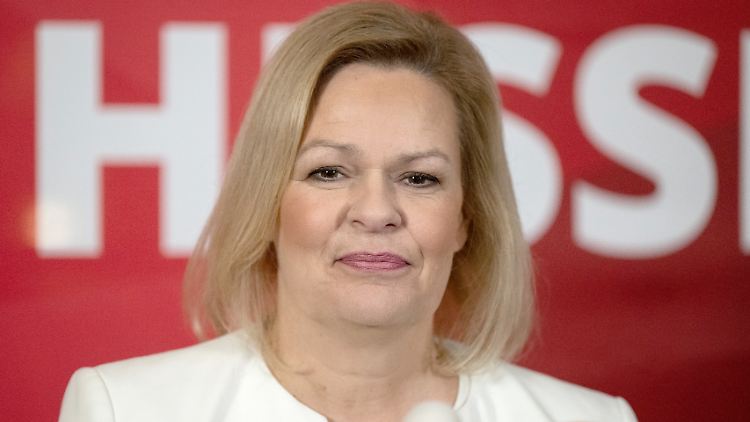 Bundesinnenministerin Faeser will auch Hessens Ministerpräsidentin werden. 