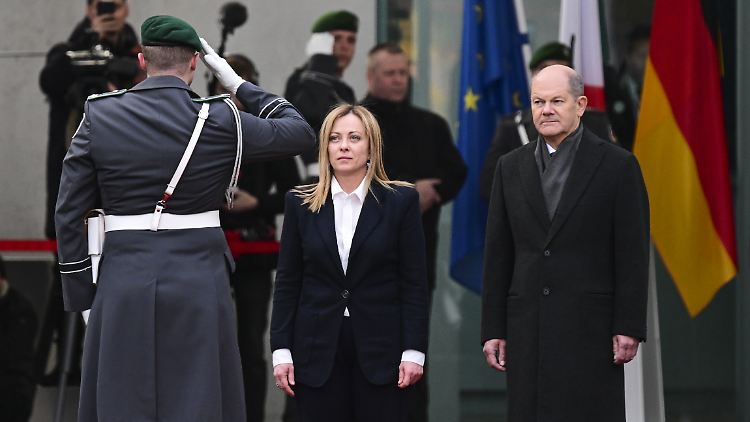 Nach ihrem Wahlsieg im Oktober kam Italiens Regierungschefin Meloni zu ihrem ersten Besuch
nach Berlin.
