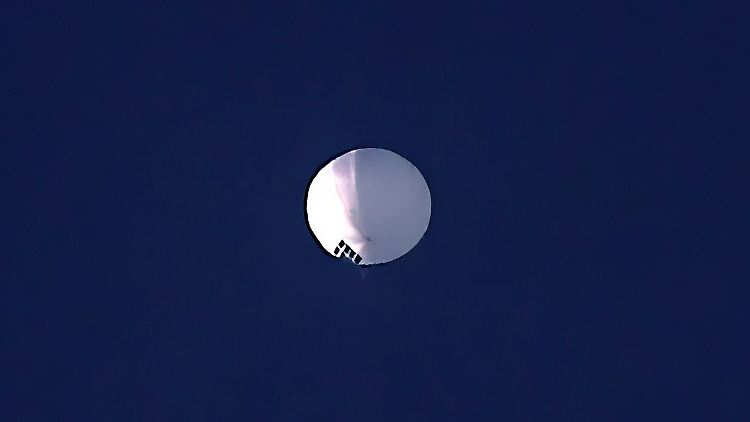 Das verdächtige Flugobjekt über Montana. Peking behauptet, der Ballon sei für meteorologische Zwecke unterwegs.