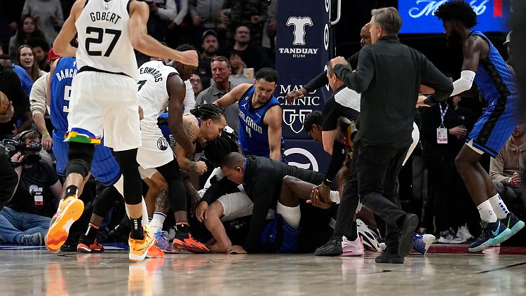Von wegen friedliches Basketball: In Minnesota ging es heiß her.