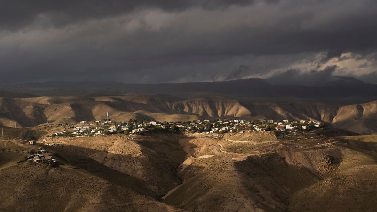 Blick auf die jüdische Siedlung Maale Michmash im Westjordanland.