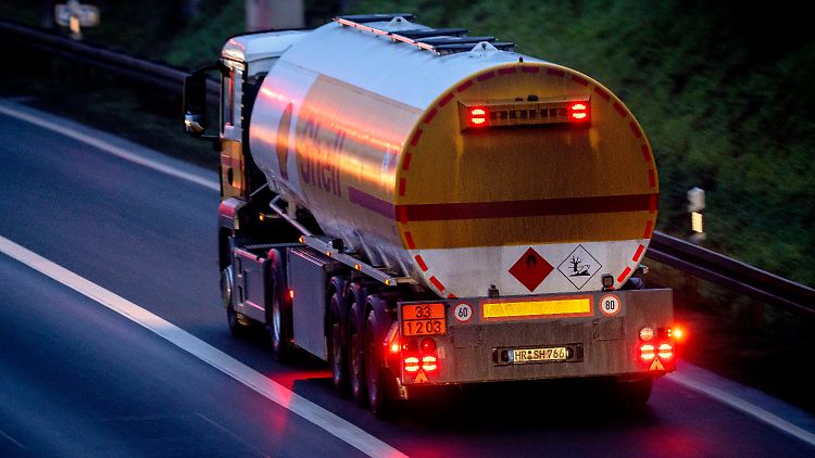 Russland darf jetzt keine Raffinerieprodukte wie Benzin oder Diesel mehr in die EU exportieren.