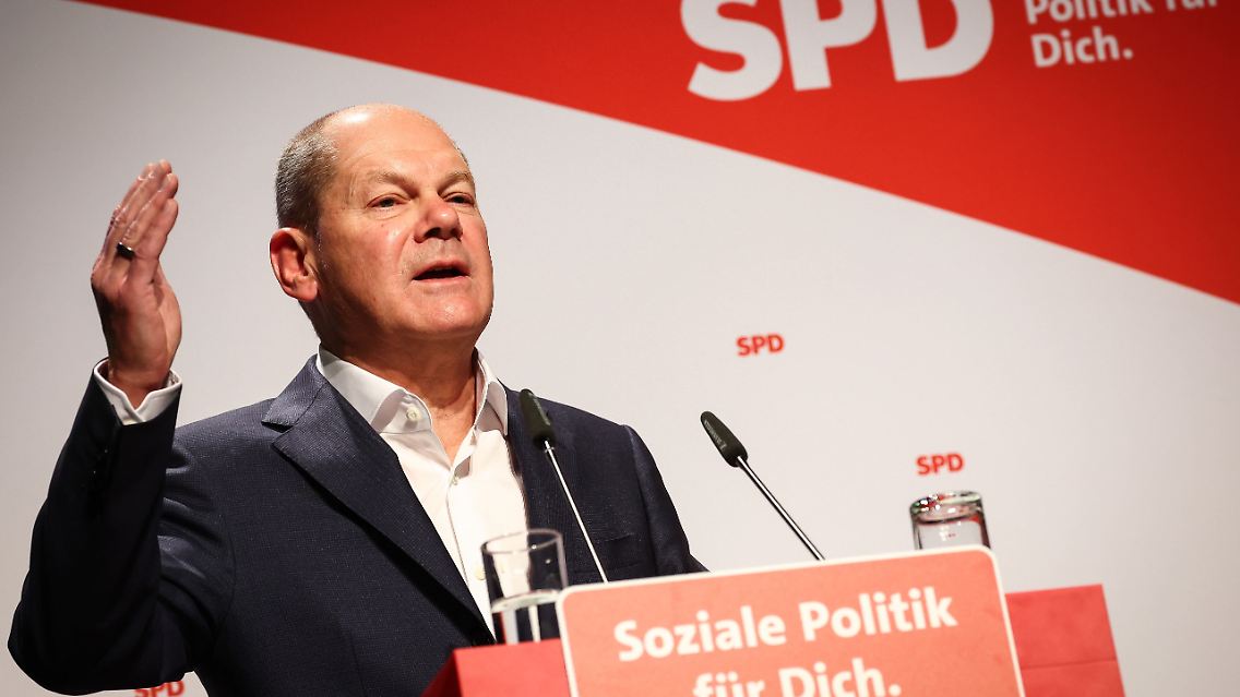Bundeskanzler Olaf Scholz beim Landesparteitag der schleswig-holsteinischen SPD.