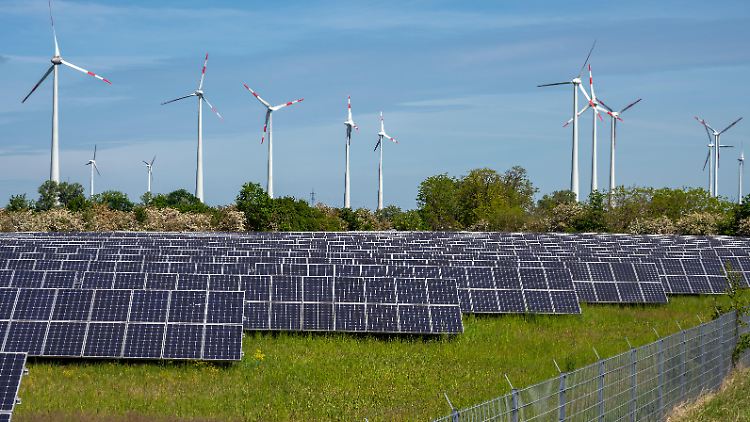 Deutschland weist gemäß "Fortschrittsmonitor Energiewende" noch immer zu wenig Flächen für die Erzeugung erneuerbarer Energie aus. 