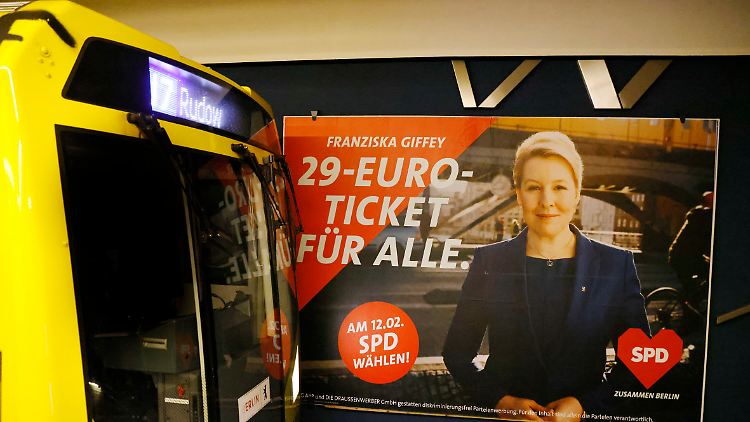 Muss um den Wiedereinzug ins Rote Rathaus bangen: Wahlkämpferin Giffey. 