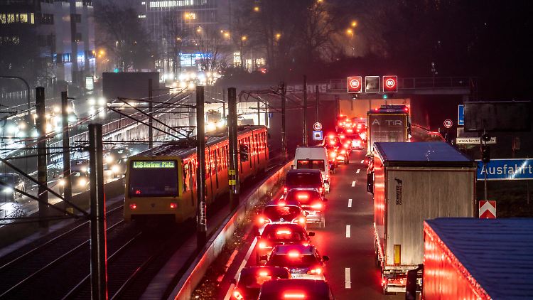 Wie lässt sich das Problem der überfüllten Straßen lösen?