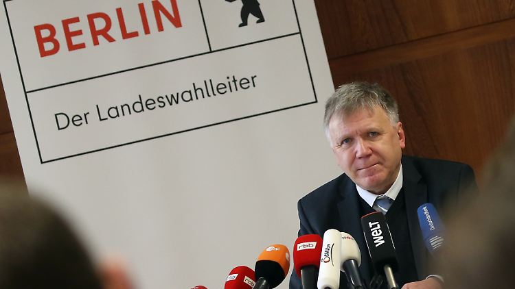 Nach der Wahl dringt er auf eine bessere Ausstattung des Landeswahlamtes: Bröchler will am Sonntag liefern.