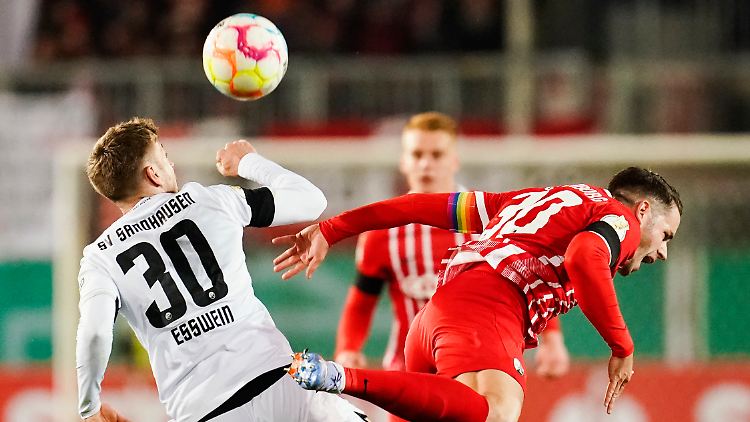 Ein zähes Ringen: Der SC Freiburg arbeitete sich eine Runde weiter.