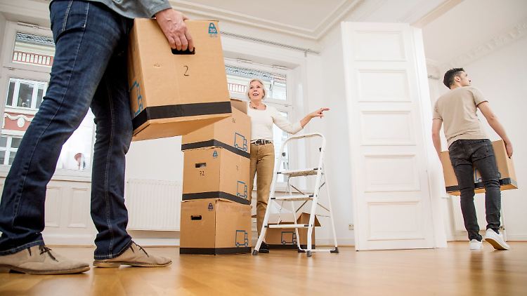 Packen, Ab- und Aufbau inklusive? Bei der Beauftragung eines Umzugsunternehmens kommt es auch auf die Details an.