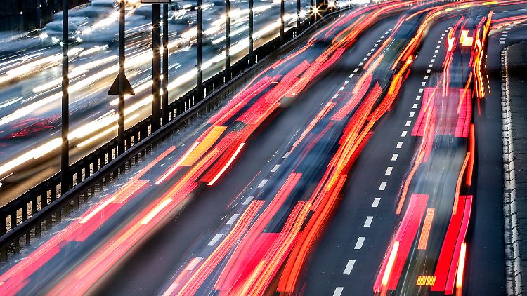 Der Analyse von Geotab zufolge ist der jahreszeitliche Einfluss auf die Reichweite bei Autobahntempo nur marginal. Bei 30 km/h ist das anders.