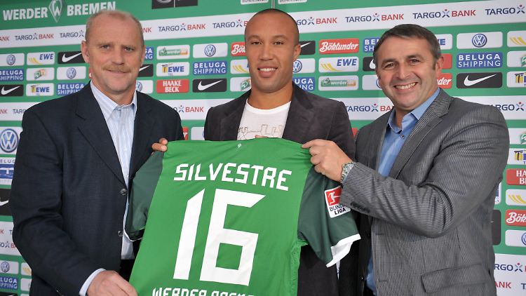 Schnäppchen Mikael Silvestre war der bisher letzte Versuch der Bremer, die Viererkette auf der linken Seite zu stärken.