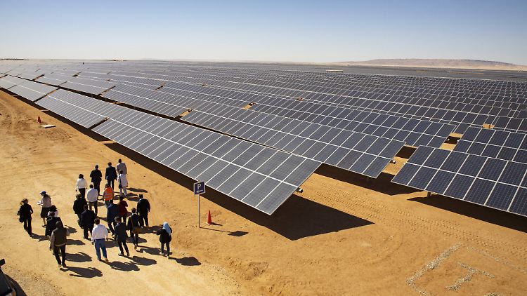 In Ägypten wird bereits Solarstrom erzeugt, im Solarpark Benban in der Wüste bei Aswan mit 7,2 Millionen Panels.