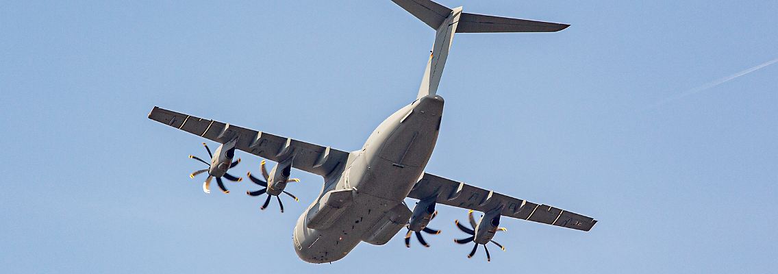Drei Militärflugzeuge des Typs Airbus A 400M bringen Hilfsgüter in die Türkei. (Archivbild)