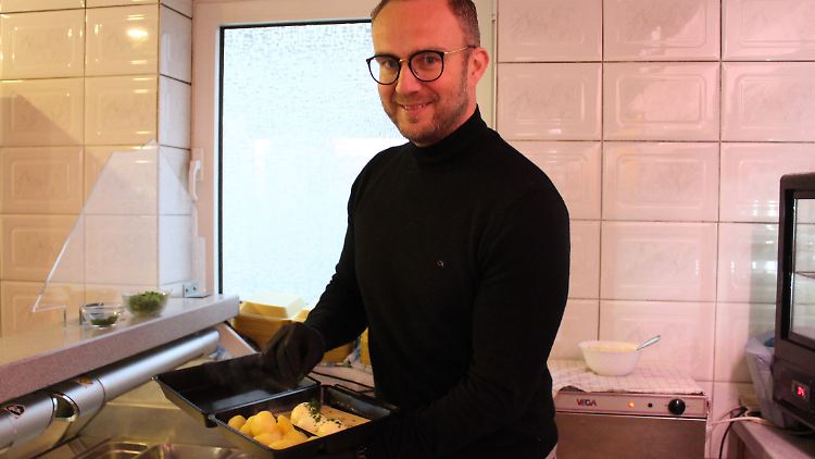 Senfeier mit Kartoffeln - passen auch in eine Mehrwegverpackung. 