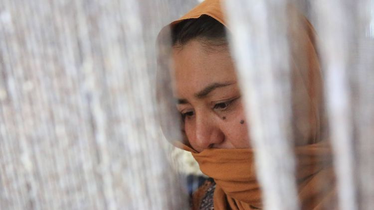 Fünf Monate nach der Machtübernahme der Islamisten ist die Beschäftigung von Frauen um 75 Prozent zurückgegangen, zeigt eine Studie.