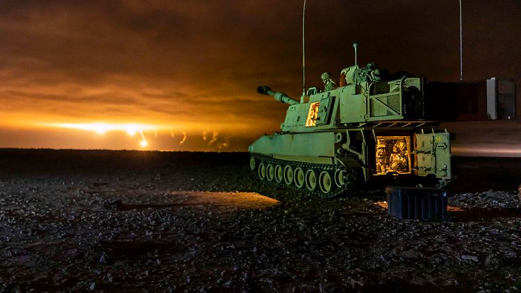 Eine Panzerhaubitze der Amerikaner bei einer Militärübung in Marokko 2021. Die USA sind ein enger Verbündeter des nordafrikanischen Landes.