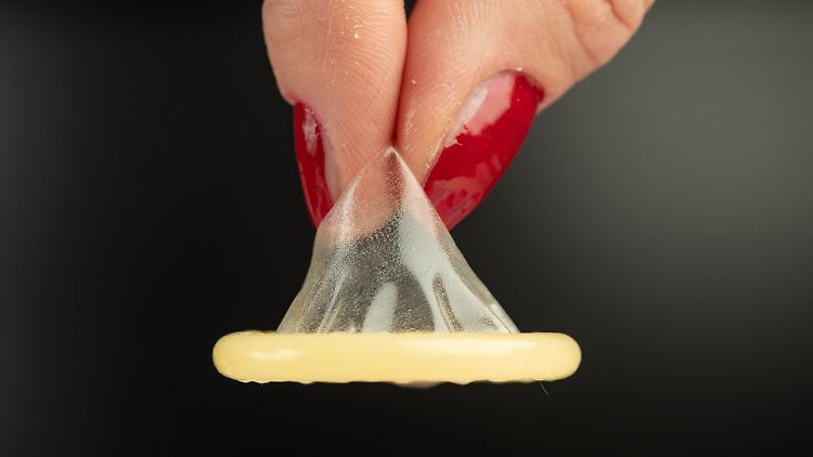 Viele Opfer von "Stealthing" haben lange mit dem Vertrauensverlust zu kämpfen.