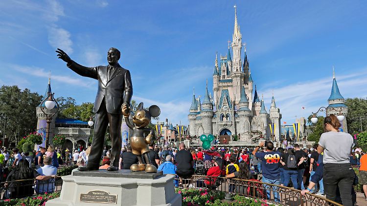 Seit den 60er Jahren besitzt der Disney-Konzern in Florida einen Sonderstatus mit weitgehender Selbstverwaltung.  