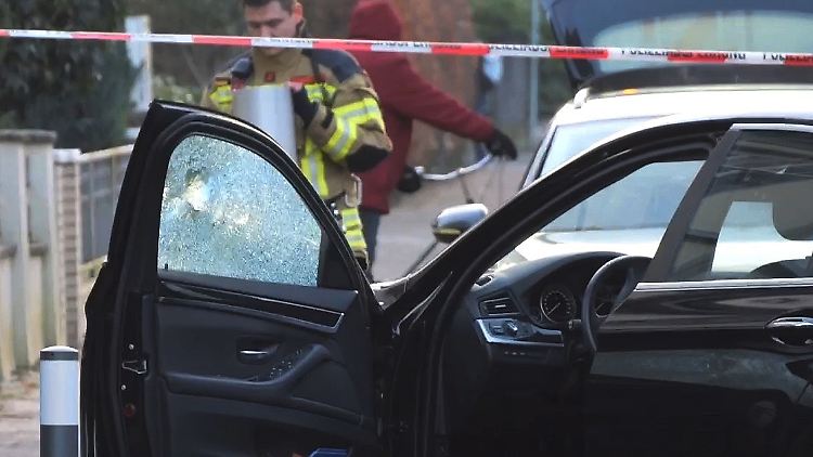 Der oder die Täterin soll dunkel gekleidet gewesen sein.