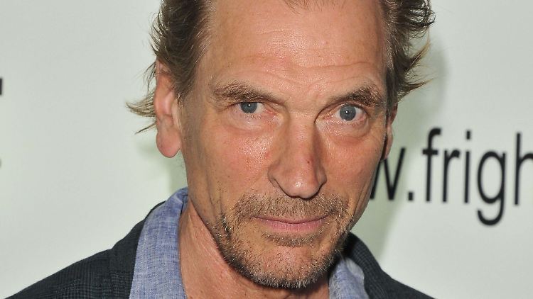 Nach einer Bergwanderung vermisst: Julian Sands.
