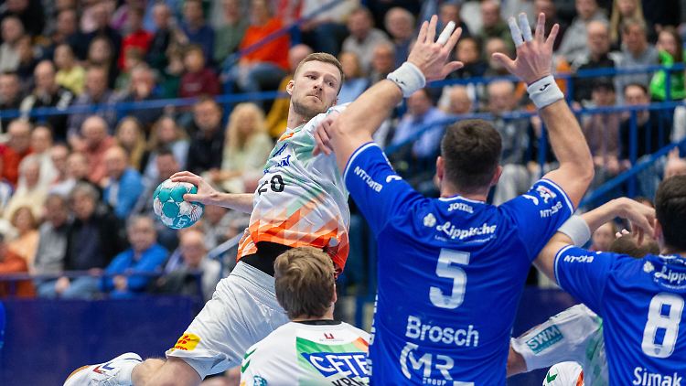 Philipp Weber und der SC Magdeburg bleiben im Titelrennen voll dabei.