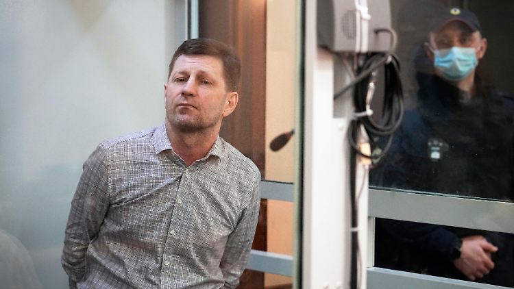Offiziell wird Furgal die Beteiligung an Auftragsmorden vorgeworfen. Kritiker vermuten jedoch politische Gründe dahinter.