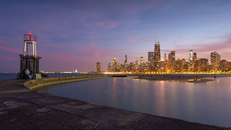 Am Ufer des Michigansees liegt die Metropole Chicago. 